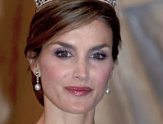 Letizia sorprende con el accesorio menos pensado para una reina ¡y le queda espectacular!