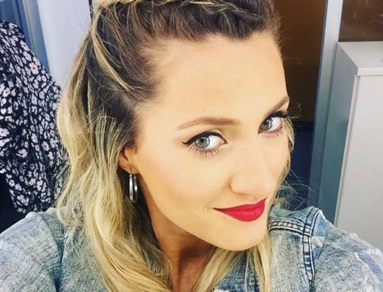 El truco perfecto (y de moda) de Mica Viciconte para lookearte de fiesta estando embarazada