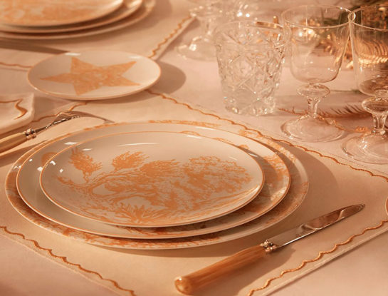 Dior tiene la vajilla ideal para "vestir" la mesa en Navidad y Año Nuevo