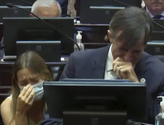Esteban Bullrich se quebró en su despedida en el Senado e hizo llorar a todos: "Dios tiene otros planes para mí"