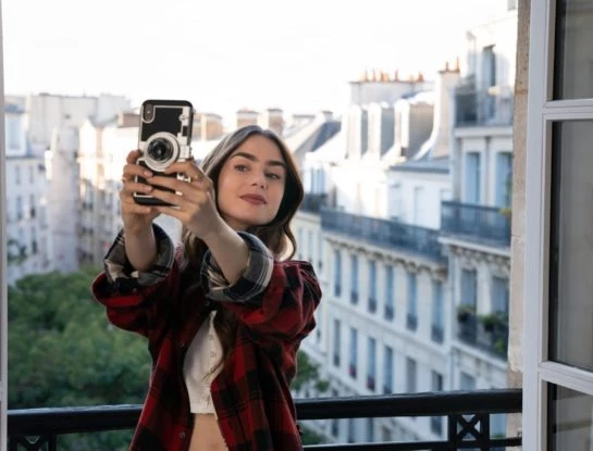 Emily in Paris, la serie que te invita a recorrer los mejores puntos de la Ciudad Luz