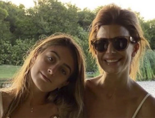 Los looks súper chic de Juliana Awada y Valentina Barbier para una salida en el sur