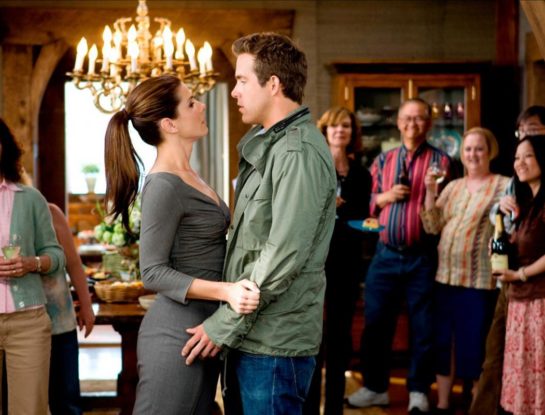 Sandra Bullock habla sobre la escena que interpretó junto a Ryan Reynolds... ¡Y ambos estaban desnudos!