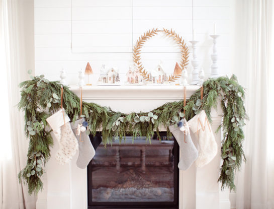 ¿Tenés una chimenea? Mirá estas ideas para decorarla con estilo esta Navidad