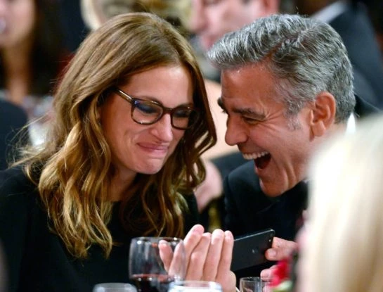 Julia Roberts sorprendió a todos al aparecer en una entrevista junto a George Clooney.... ¡Pero muda!