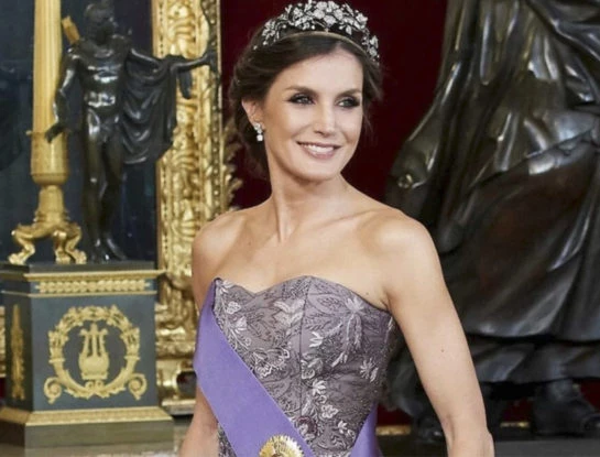 Los 5 mejores looks del 2021 de la reina Letizia