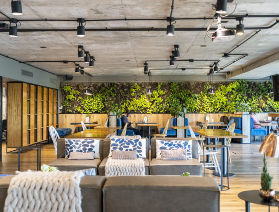 Tras dos años de pandemia, el modelo de trabajo flexible gana popularidad en el mundo empresarial: cómo será el futuro laboral en Argentina