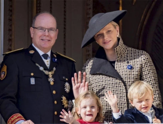 Así fue el esperado encuentro de Charlene de Mónaco con  Alberto y sus hijos durante las Fiestas