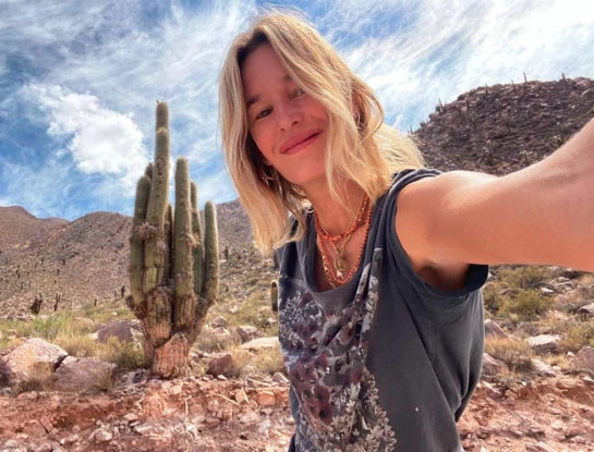 Dolores Barreiro da cátedra de estilismo con su color favorito