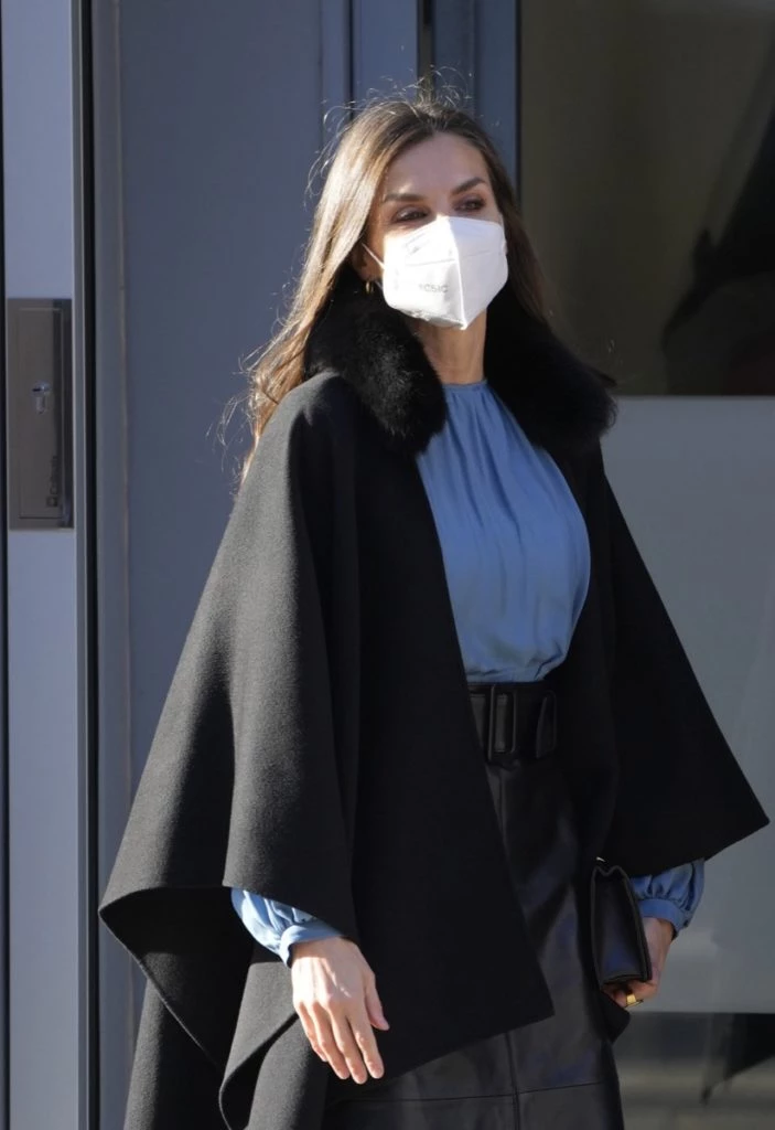 Letizia Ortiz con pollera de cuero