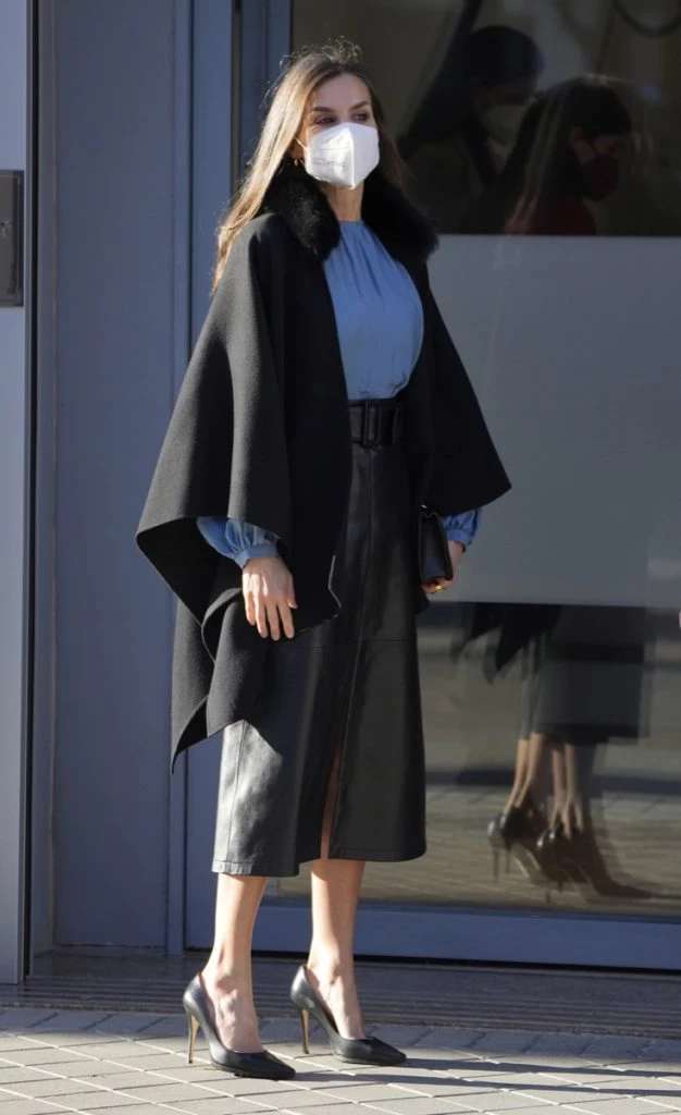 Letizia Ortiz con pollera de cuero