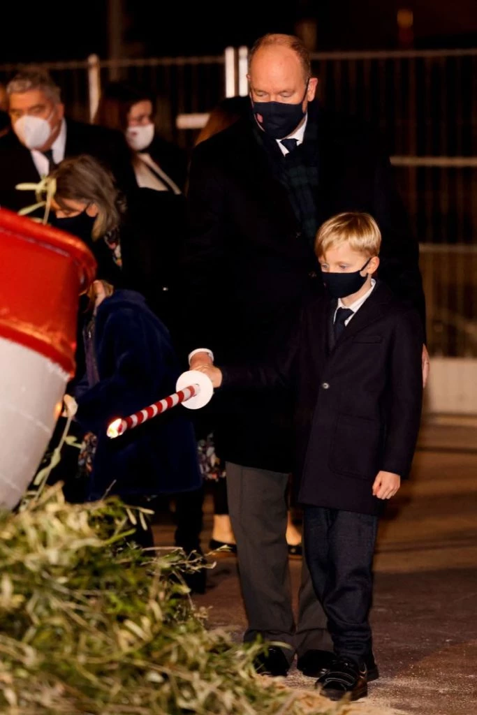 PRINCIPE ALBERTO E HIJO SANTA DEVOTA