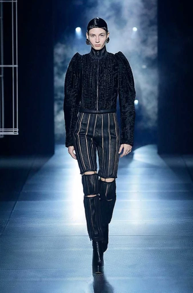 Fendi Alta Costura primavera verano 2022. 