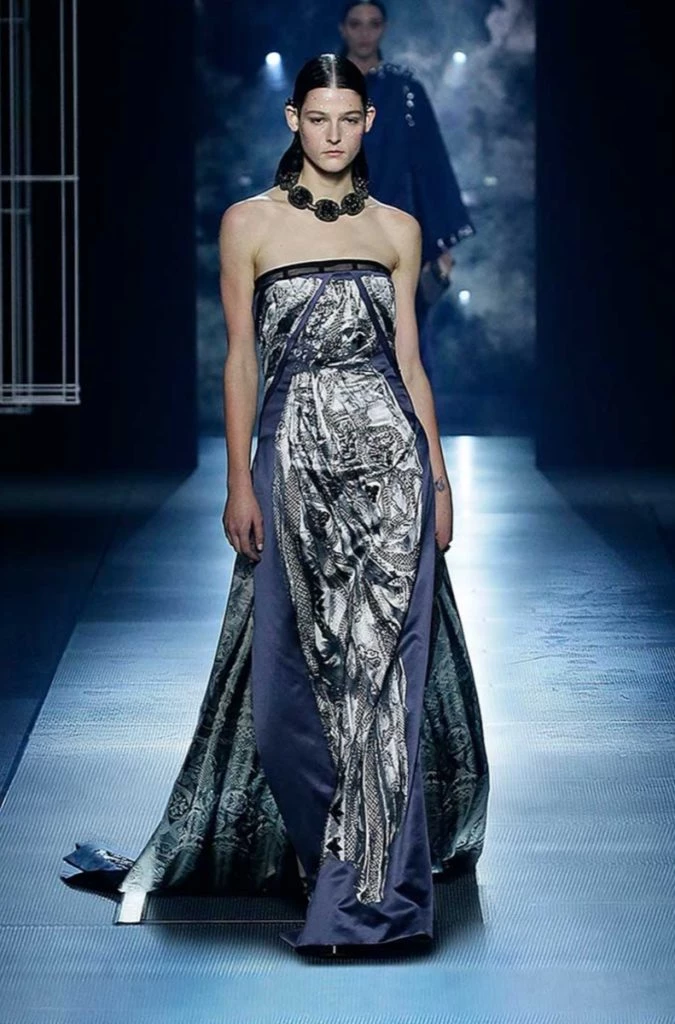 Fendi Alta Costura primavera verano 2022. 