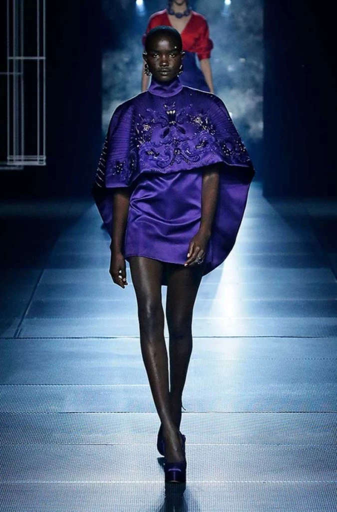 Fendi Alta Costura primavera verano 2022. 