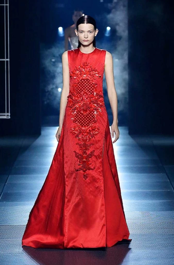 Fendi Alta Costura primavera verano 2022. 