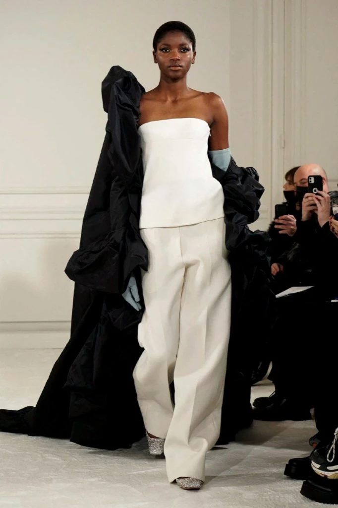 Desfile Valentino Alta Costura Primavera verano 2022