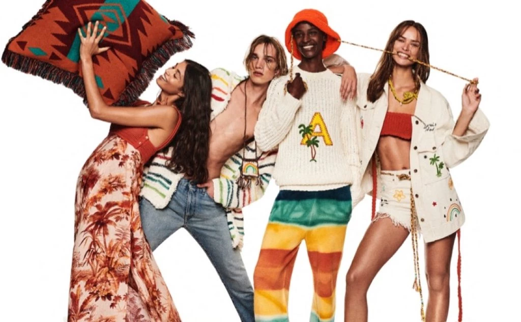 Crochet, tendencia para ir a la playa. Colección Alanui