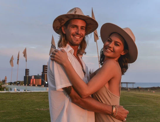 Las fotos súper románticas de Jujuy Jiménez con Bautista Bello en el Atardecer de Gente en Punta del Este