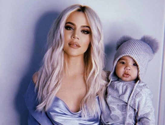 Fanáticos de Khloe Kardashian enojados porque vendió la ropa usada de su hija True al triple del precio
