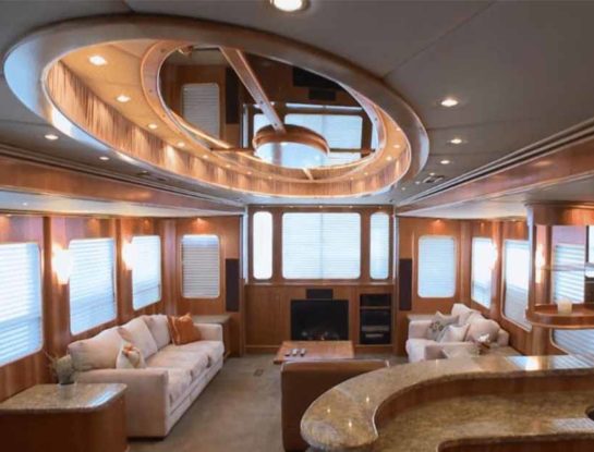 Así es el espectacular motorhome de Leonardo DiCaprio que supera el millón de euros: mide 16 metros de largo y sigue un estilo de decoración clásico