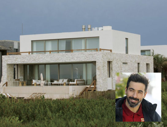 Así es la mansión del Pocho Lavezzi en Punta del Este: está valuada en 7 millones de dólares y se encuentra a metros de la playa