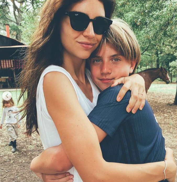 VAlentino y Zaira Nara