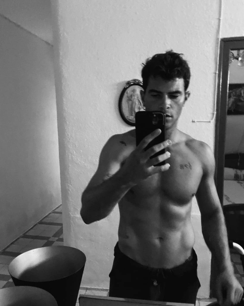 Así luce Diego Domínguez, el actor español con el que Lali Espósito estuvo bailando muy cerca. 