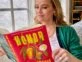 Reese Witherspoon lee libro de cocina