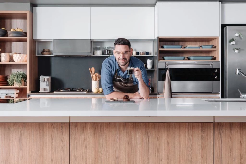 Damián Betular en su cocina