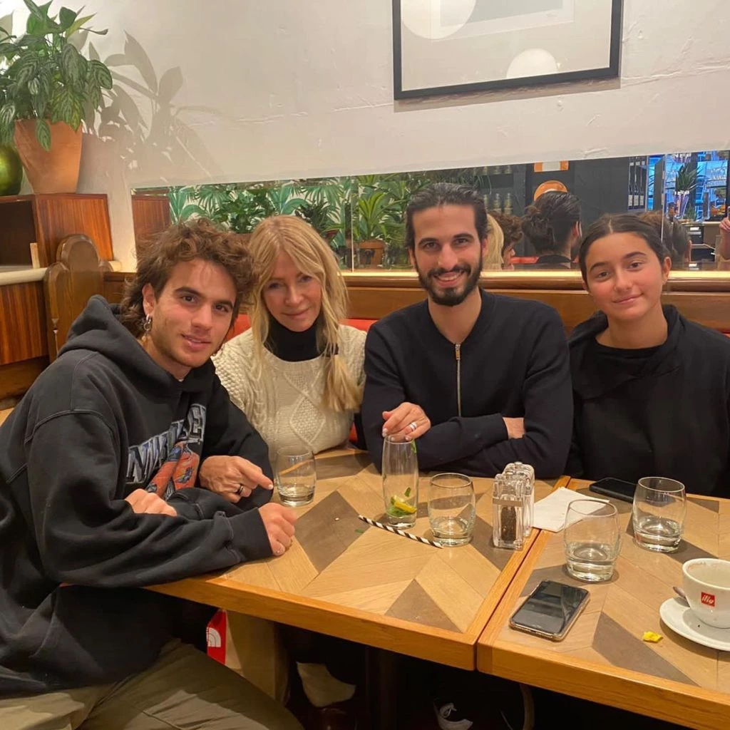 Cris Morena y Franco Valentino y Azul Giordano en Nueva York
