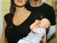 Angelina Jolie, Brad Pitt y Shiloh recién nacida en el Museo de Madame Tussaud