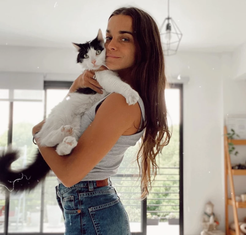 Camila Riganti tiene 30 años y es instructora de Yoga