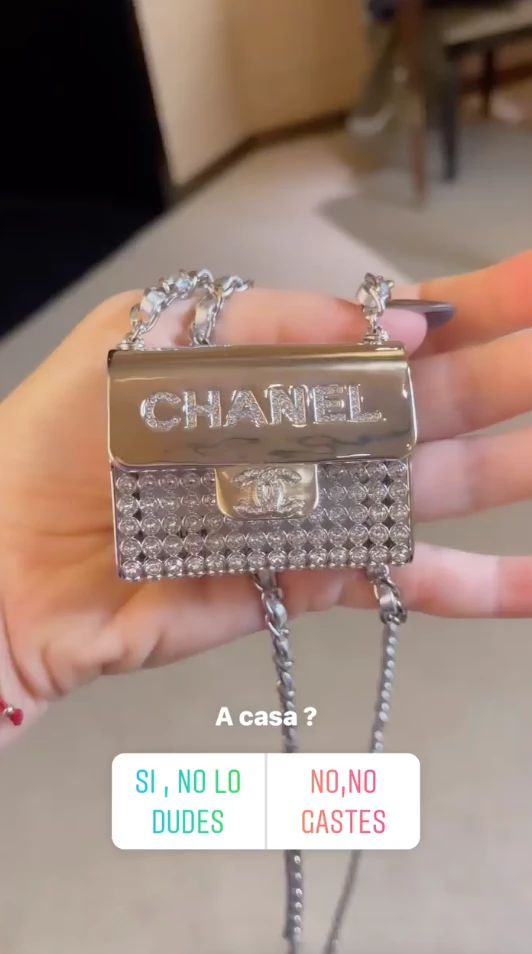 Wanda Nara y su collar de lujo Chanel