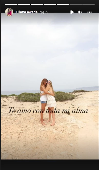 JULIANA AWADA Y VALENTINA BARBIER