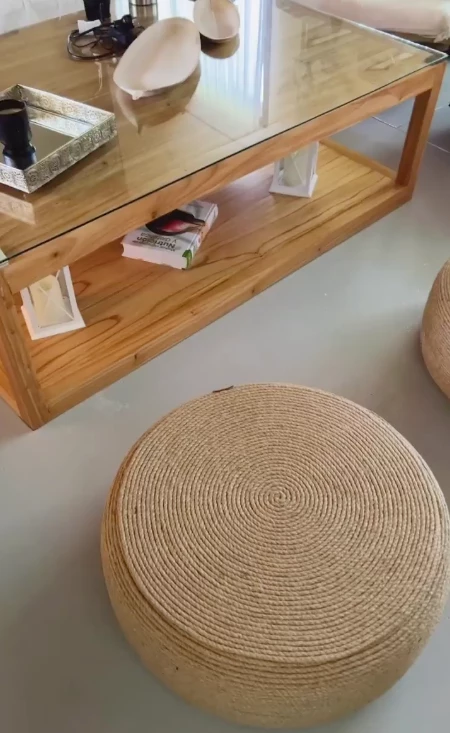 puff de yute de Mica Viciconte