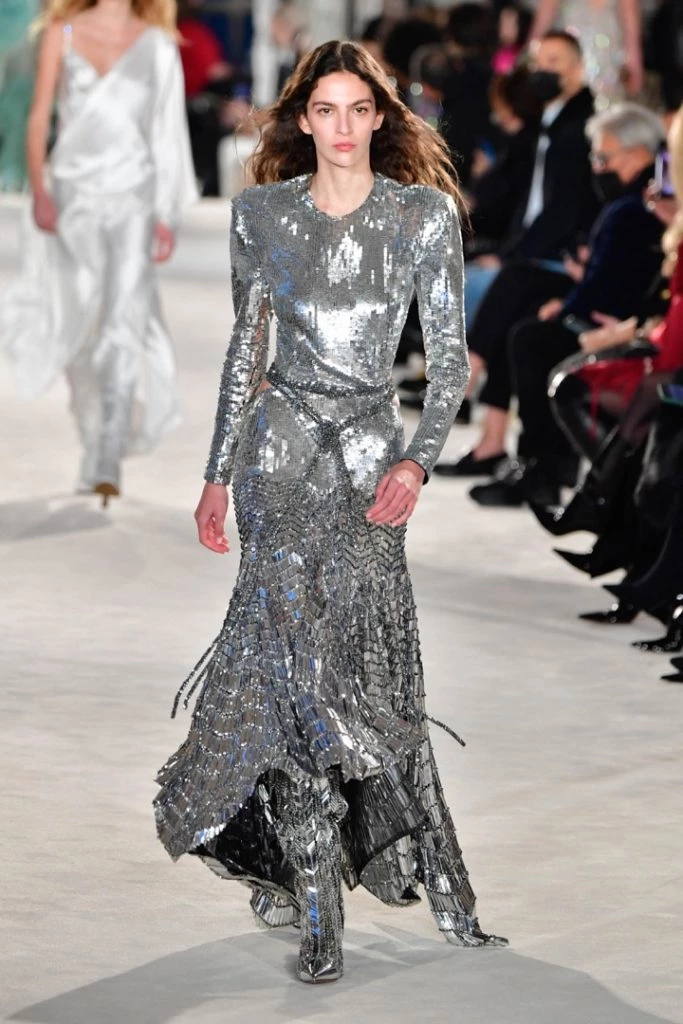 Alejandro Vauthier y sus vestidos delicados perfectos para caminar en la red carpet