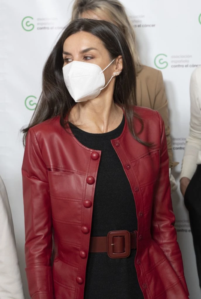 Letizia campera de cuero rojo