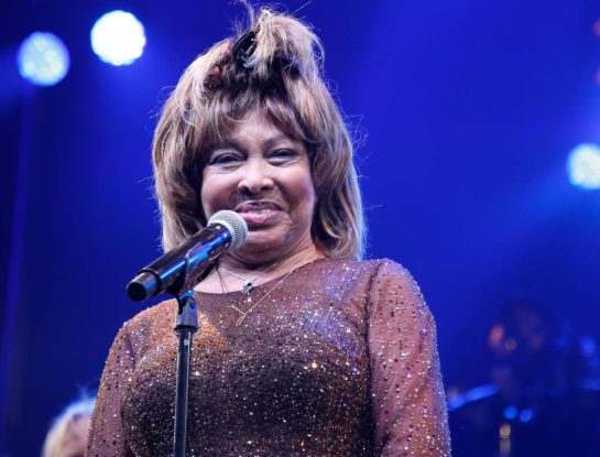 A los 82 años, Tina Turner revela su tormentoso pasado