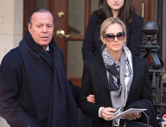 Quién es Miranda Rijnsburger, la silenciosa mujer que acompaña hace 30 años a Julio Iglesias: su rol clave como confidente y en el manejo de la fortuna del cantante