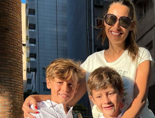 ¡Emocionada! Pampita compartió la vuelta al cole de sus hijos, Benicio y Beltrán