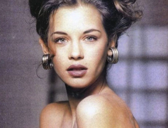 Qué es de la vida de Paula Colombini, la top model de los 90: tiene 49 años, una hija de 23 y se dedica a cultivar su propia huerta
