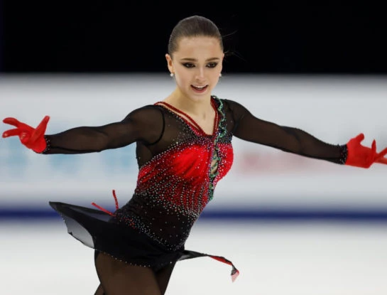 Quién es Kamila Valieva: tiene 15 años, nació en Rusia y es la primera mujer en hacer un salto cuádruple en los Juegos Olímpicos