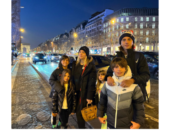 Cuál fue el blooper de Wanda Nara en el río Sena que preocupó a sus hijos