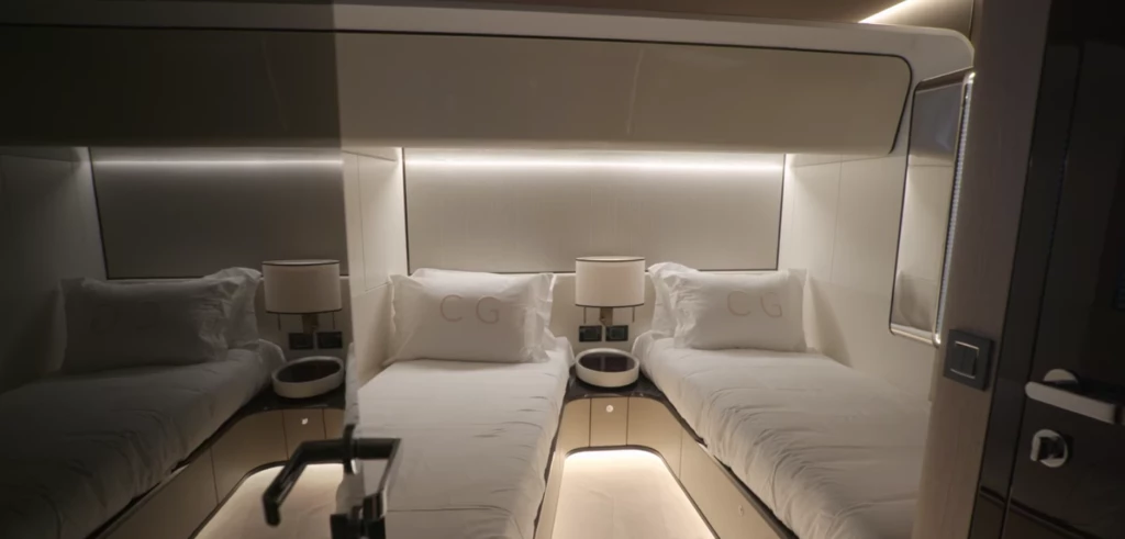 Uno de los camarotes del yate de Georgina Rodríguez y Cristiano Ronaldo