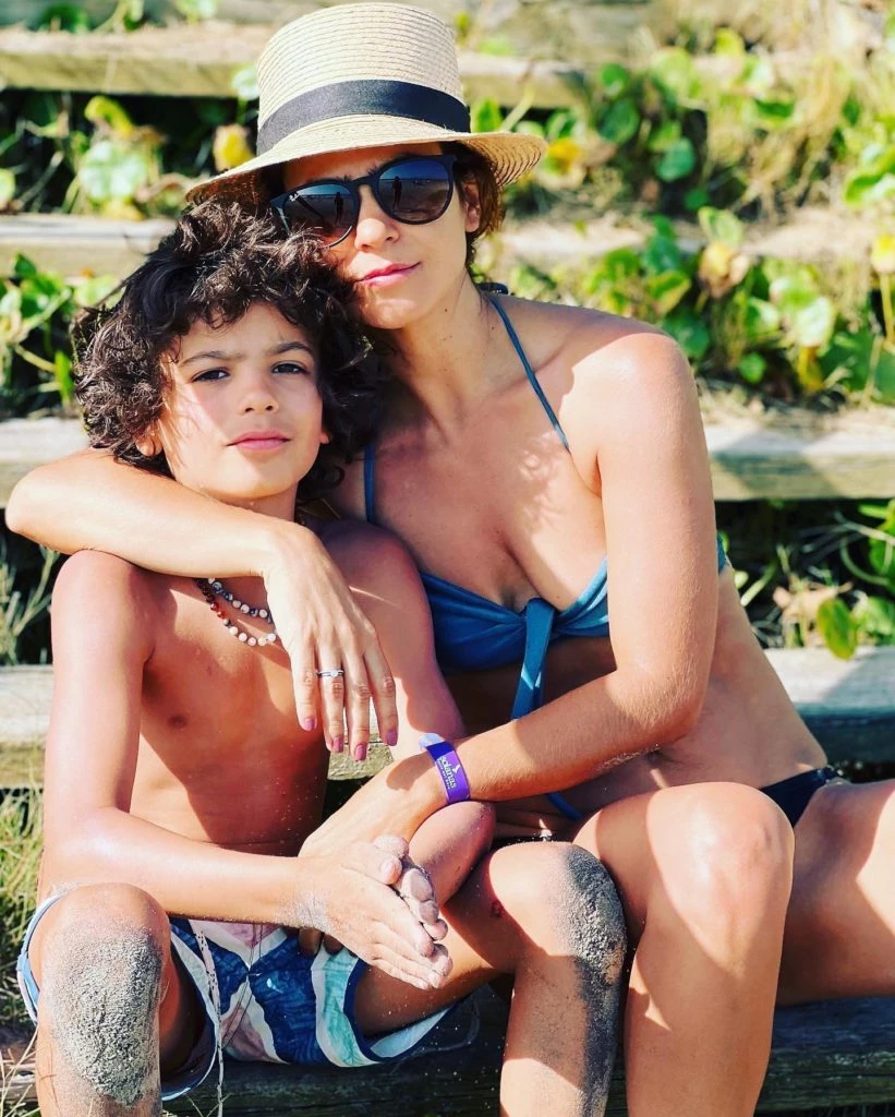 Agustina junto a su hijo Nilo Pauls Cherri