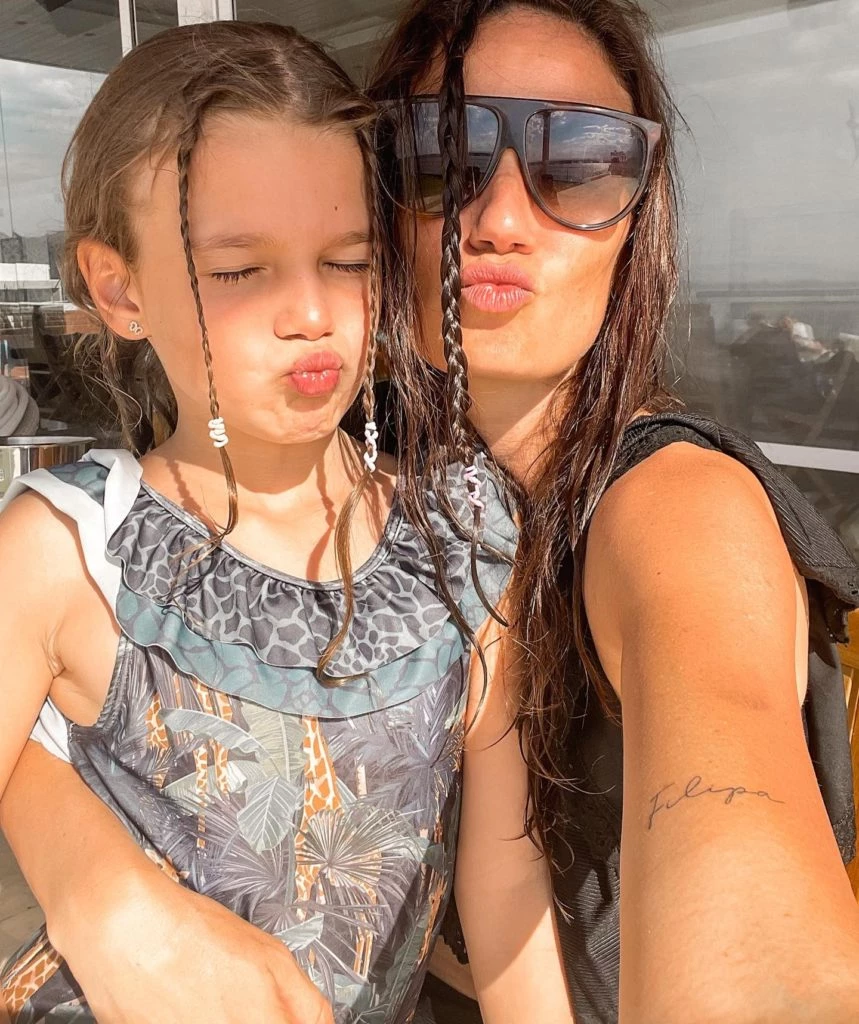 Paula Chaves y su pequeña hija Olivia
