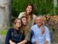  Juliana junto a sus hijas Antonia, Valentina y su marido Mauricio Macri