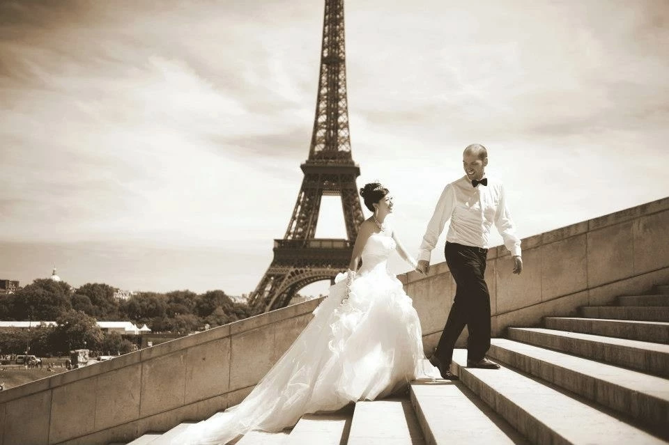 Mon Petit Glouton junto a su esposo en París