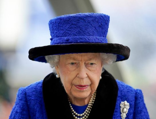 La reina Isabel cancela su agenda por sus síntomas de Covid